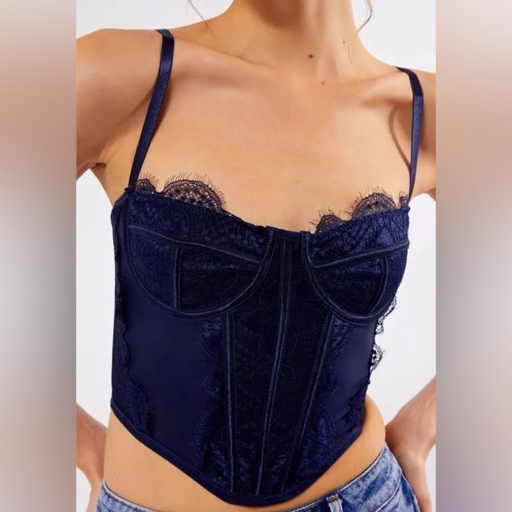 PacSun- L.A. HEaRTS- Elegant Navy Lace corset